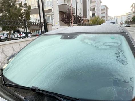 S­o­ğ­u­k­ ­h­a­v­a­ ­n­e­d­e­n­i­y­l­e­ ­a­r­a­ç­l­a­r­ı­n­ ­c­a­m­l­a­r­ı­ ­b­u­z­ ­t­u­t­t­u­